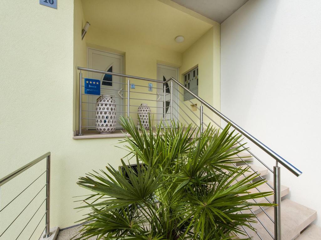 Apartments Anamar Rovinj Bagian luar foto