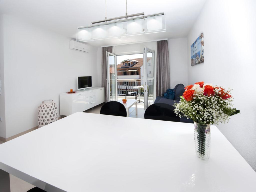 Apartments Anamar Rovinj Bagian luar foto